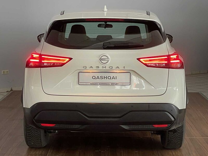 Nissan Qashqai 1.3DIG-T Visia ALLWETTERREIFEN AUF ALU